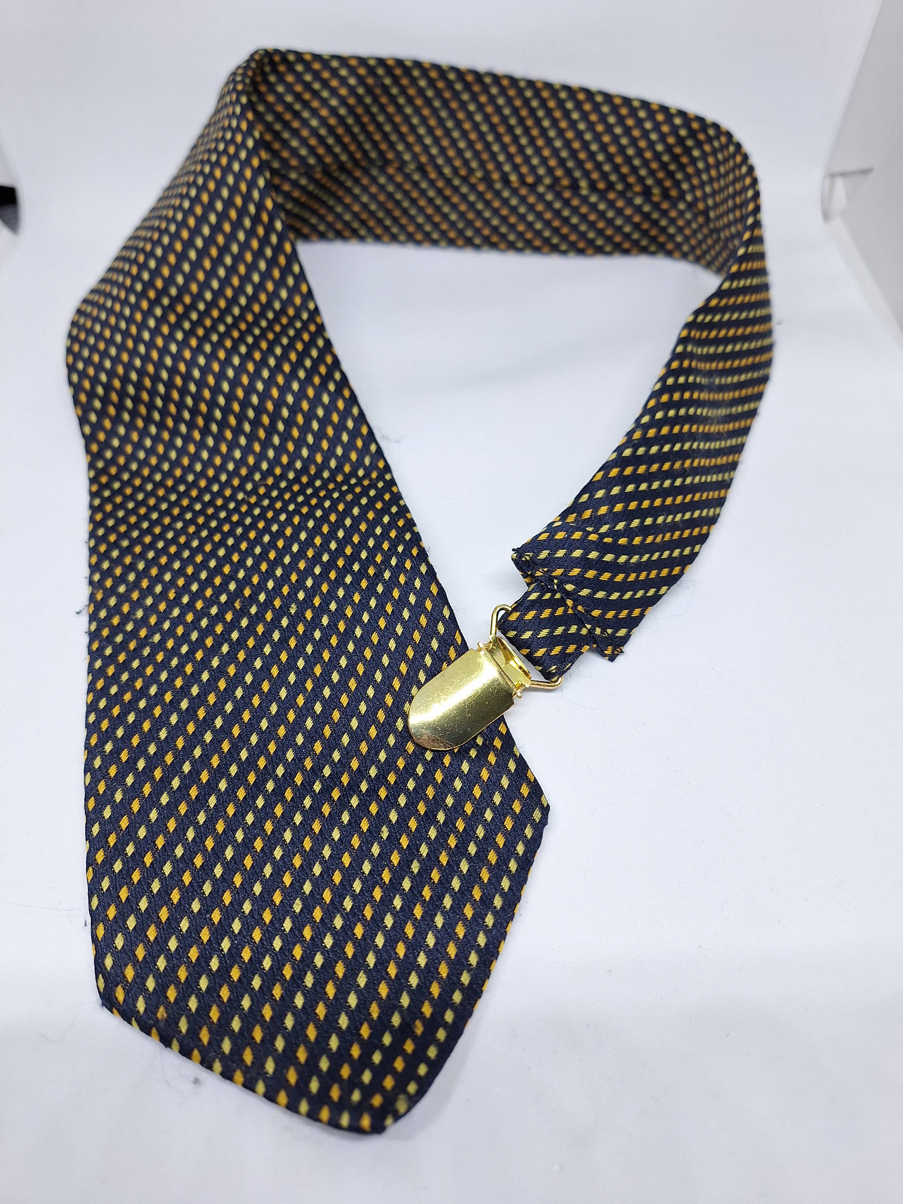Collier cravate